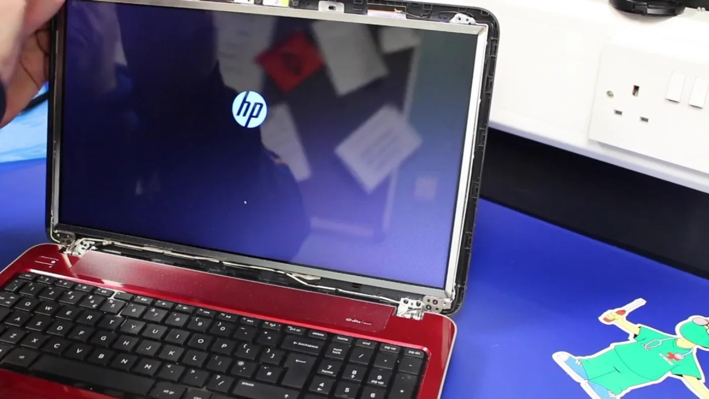 HP EliteBook Ekran Değişimi