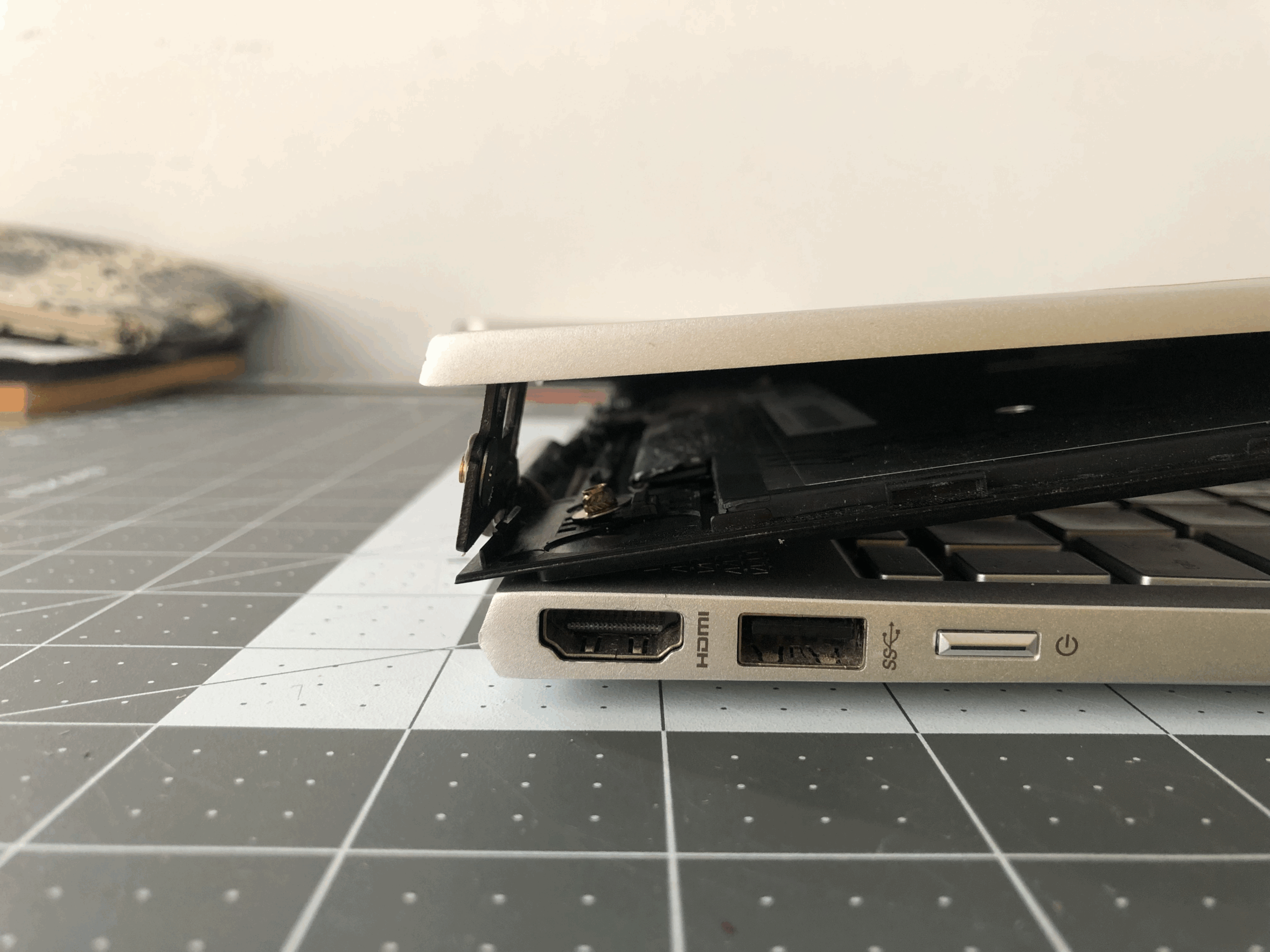 Exper Menteşe Tamiri